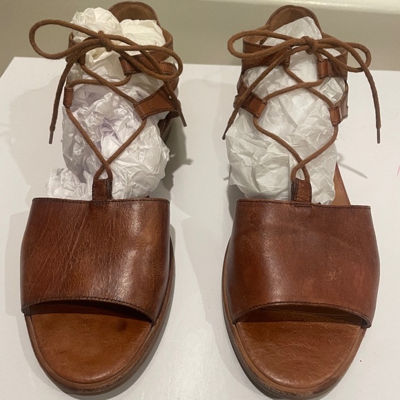 Paul Green Tan Sandals - Picture 4 of 16